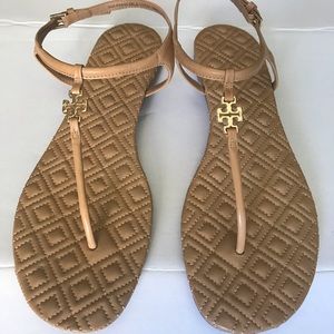 Tory Burch sandals tan/nude w/gold medallion SZ 8